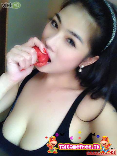 Trang Cá Chép Khoe Ngực